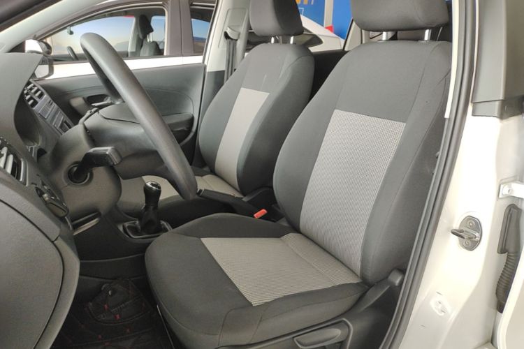 Volkswagen Polo 2017 car image #15