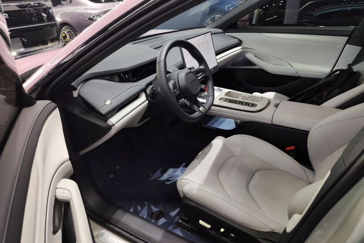 MI SU7 2024 image de voiture #15