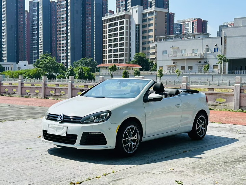 Volkswagen Golf (Imported) 2013 car image 