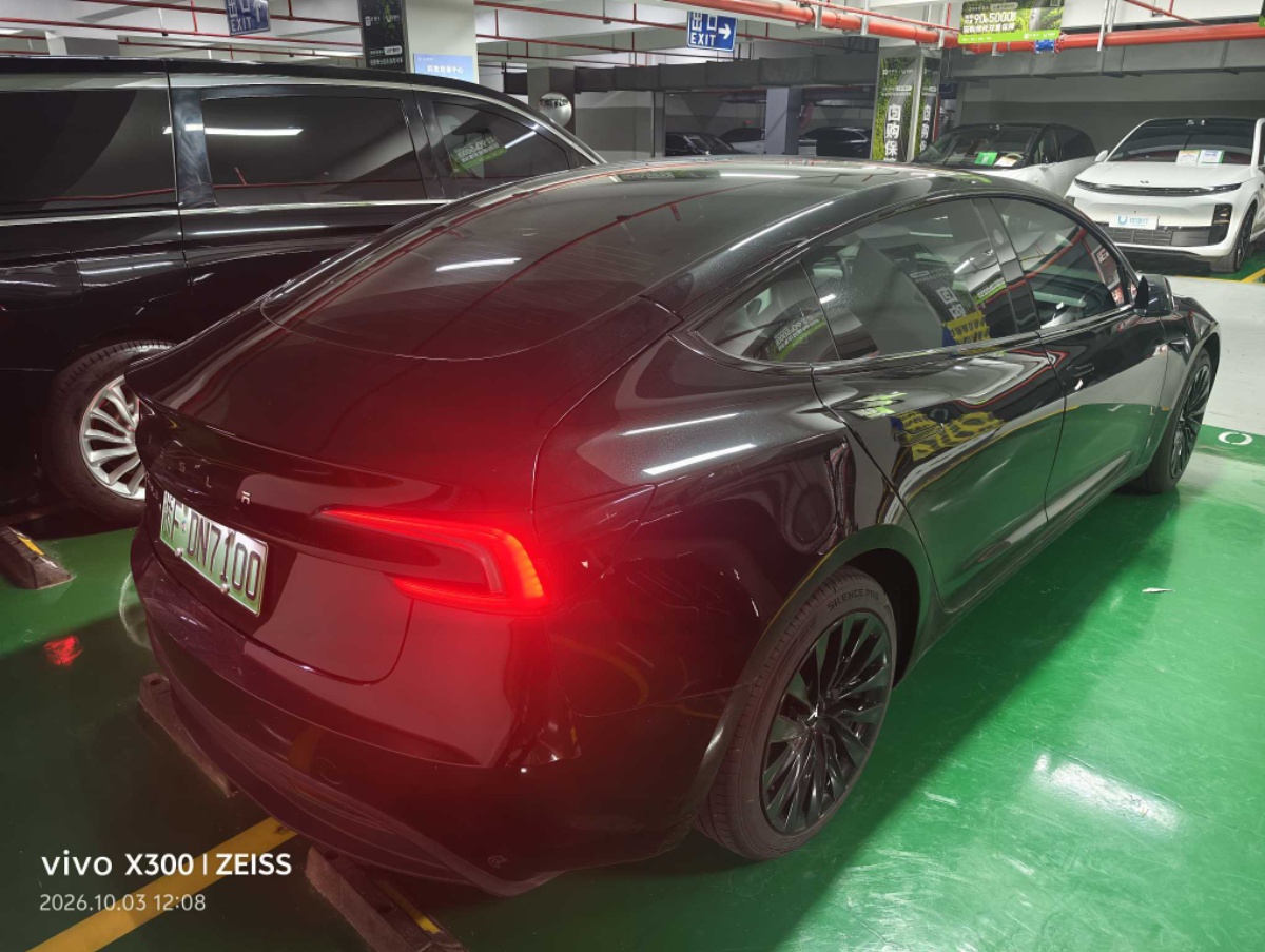 Tesla Model 3 2023 car image #2