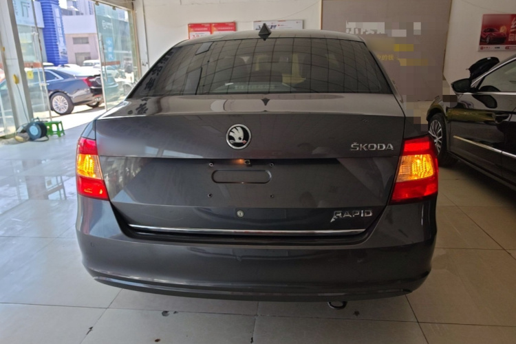 Skoda Rapid 2014 #6 Skoda Rapid 2014 car image #6