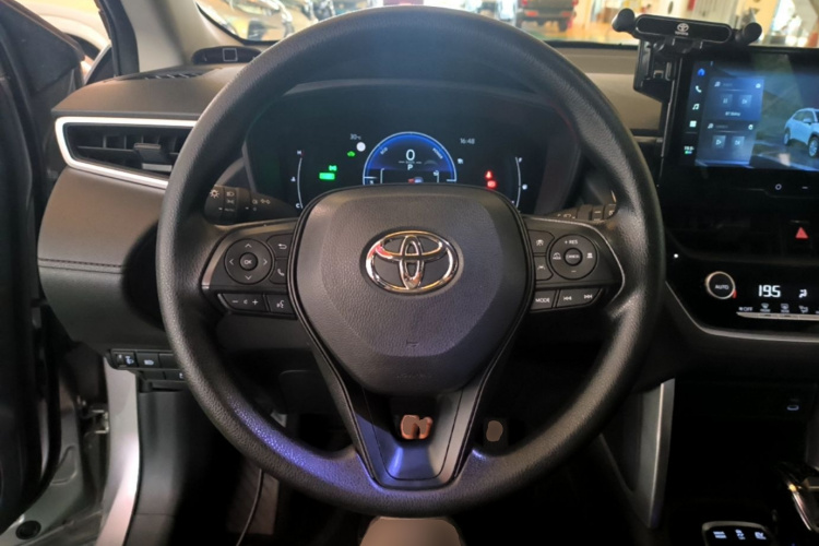 Toyota Corolla Cross 2023 car image #15