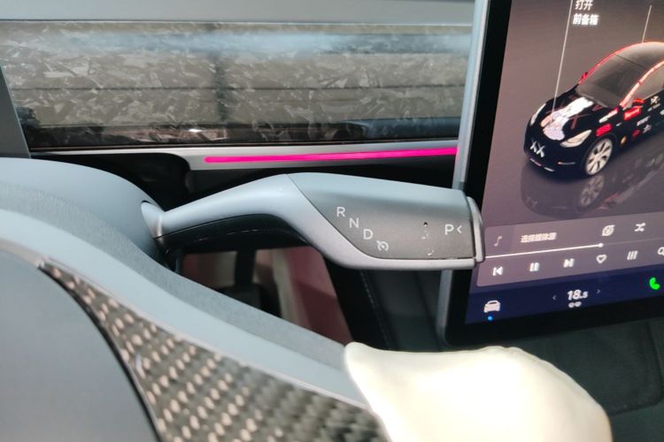 Tesla Model Y 2023 #14 Tesla Model Y 2023 car image #14