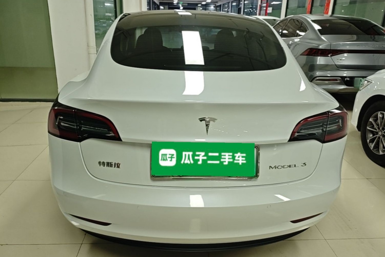 Tesla Model 3 2023 صورة سيارة #6