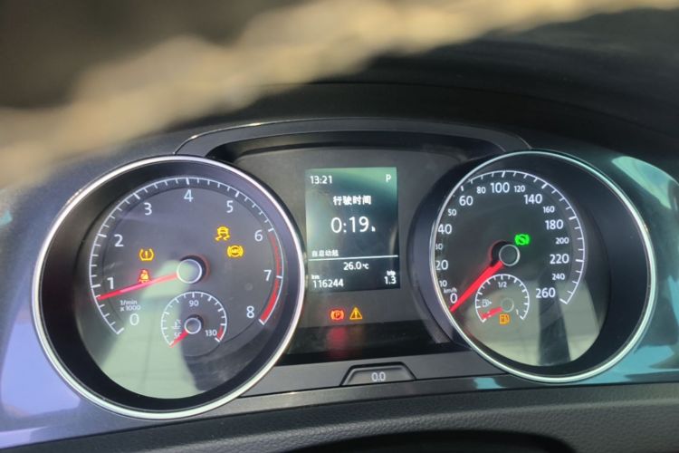 Volkswagen Golf 2017 car image #12