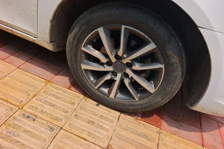 GEELY Emgrand 2020 car image #9