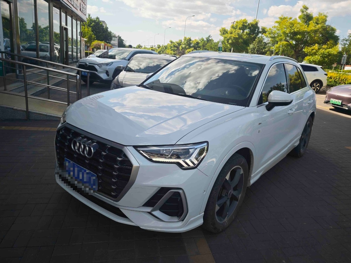 Audi Q3 2023 Audi Q3 2023 car image