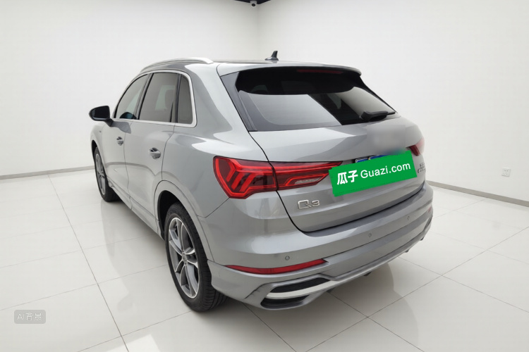 Audi Q3 2021 car image #5