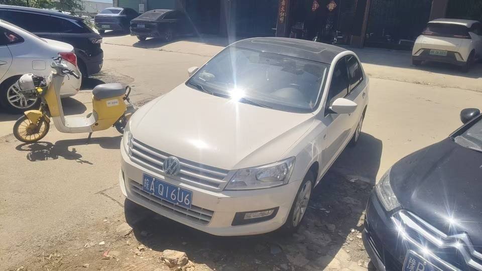 Volkswagen Santana 2013 car image 