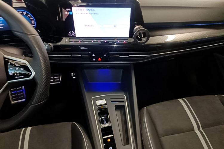 Volkswagen Golf 2022 car image #13