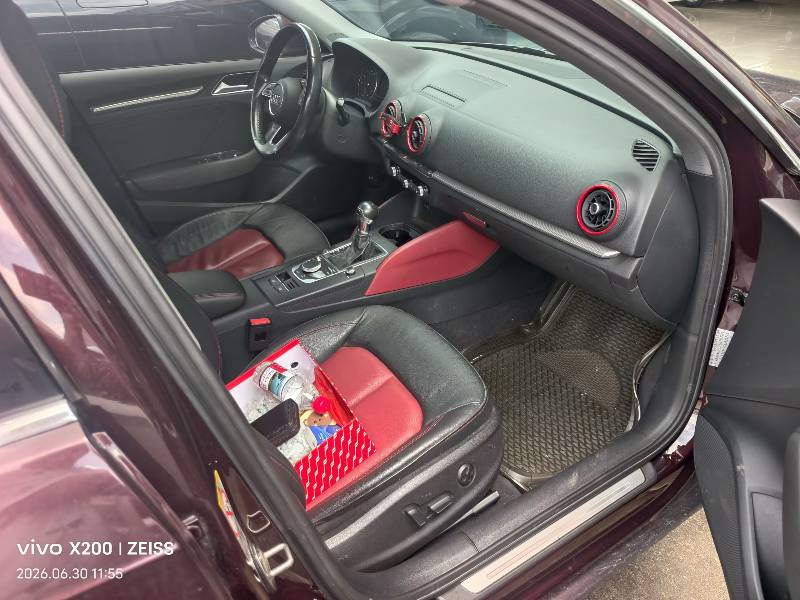Audi A3 2019 car image #3