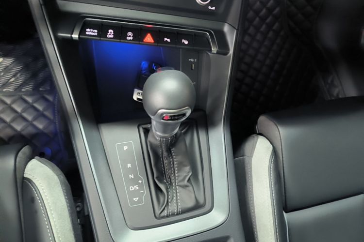 Audi Q3 2024 #14 Audi Q3 2024 car image #14