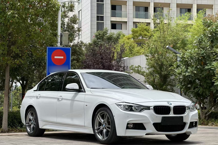 BMW 3 Series 2018 car image #4