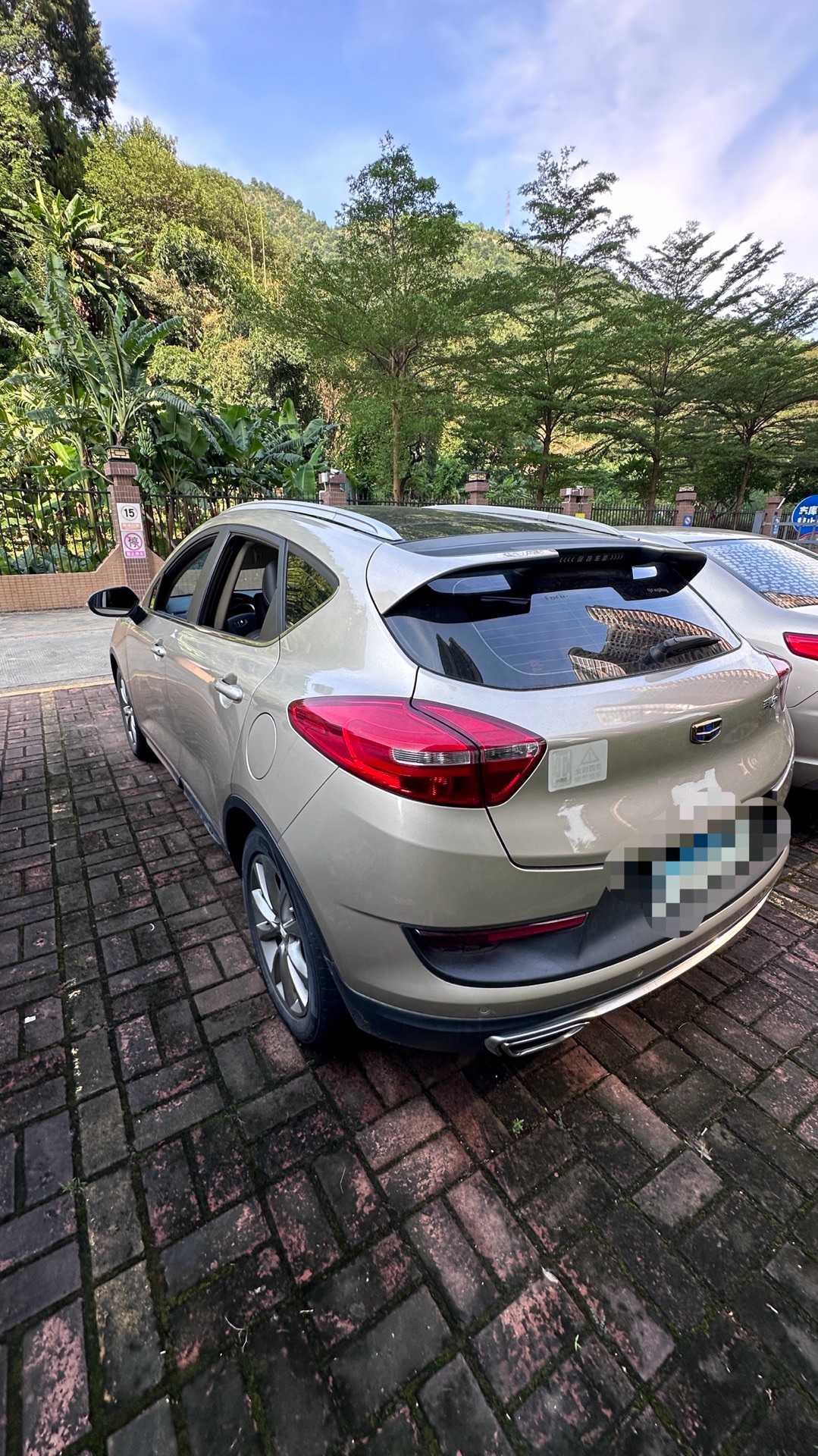 GEELY Emgrand GS 2017 car image #4