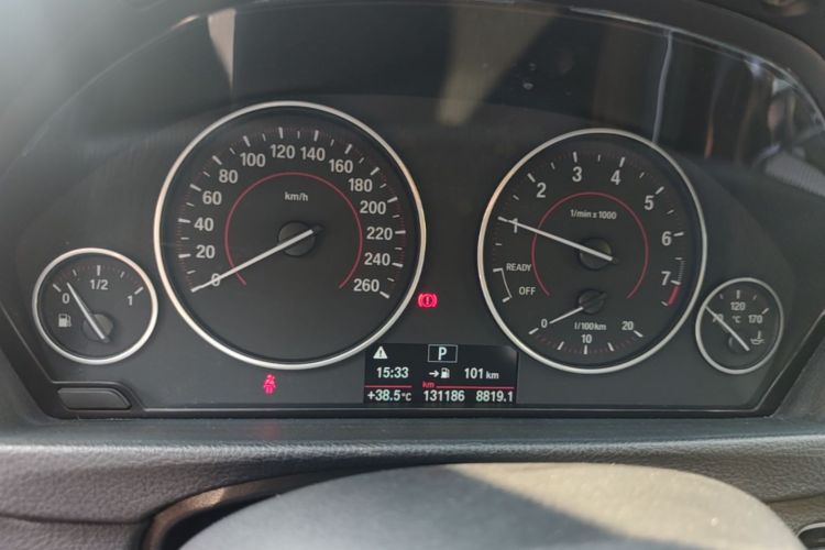 BMW 3 Series 2017 car image #12
