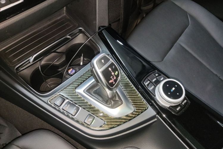 BMW 3 Series 2017 car image #14