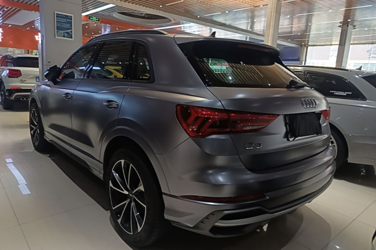 Audi Q3 2023 car image #7