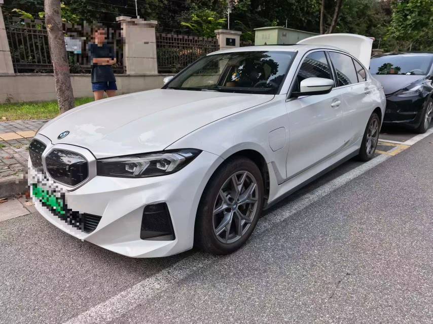 BMW i3 2024 car image 