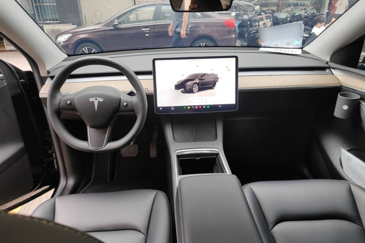 Tesla Model Y 2022 #11 Tesla Model Y 2022 car image #11