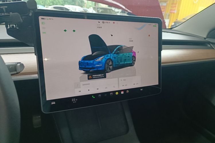 Tesla Model 3 2022 car image #13