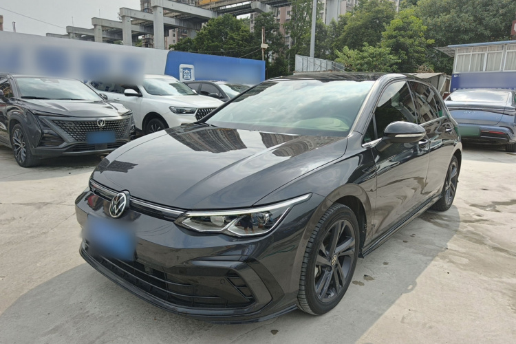 Volkswagen Golf 2022 car image #2