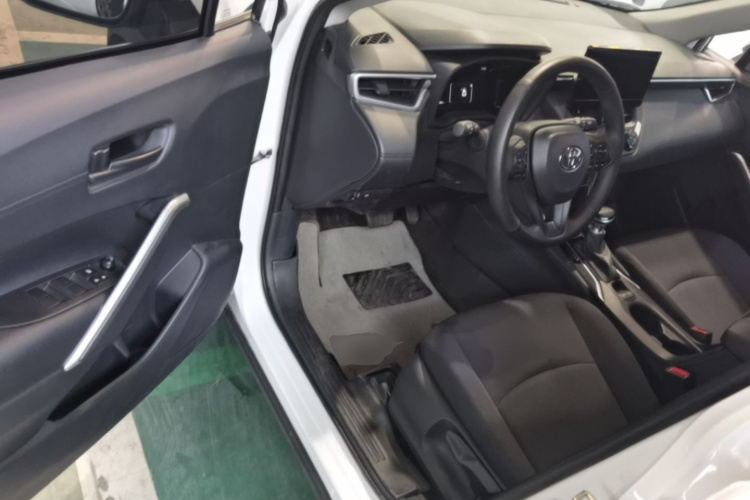Toyota Corolla Cross 2025 immagine di auto #16