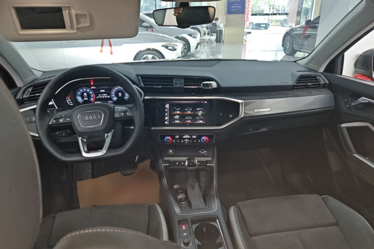 Audi Q3 2021 #10 Audi Q3 2021 car image #10