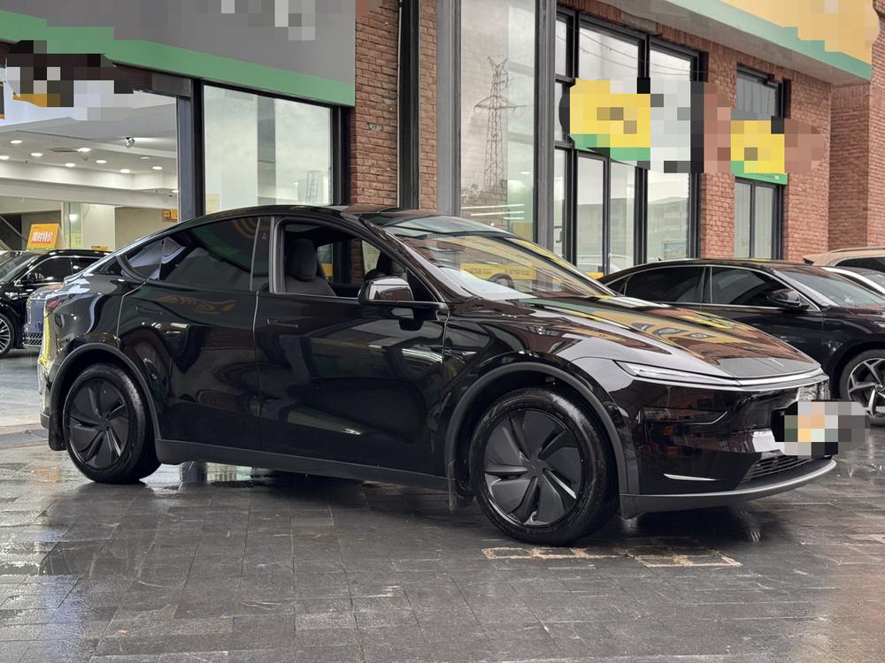Tesla Model Y 2026 #3 Tesla Model Y 2026 изображение автомобиля #3