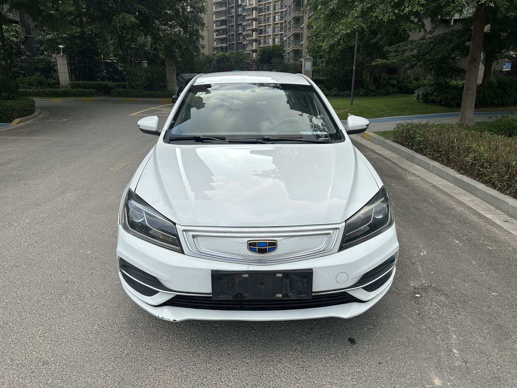 GEELY Emgrand New Energy 2018 car image #2