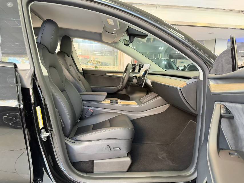 Tesla Model Y 2022 car image #6