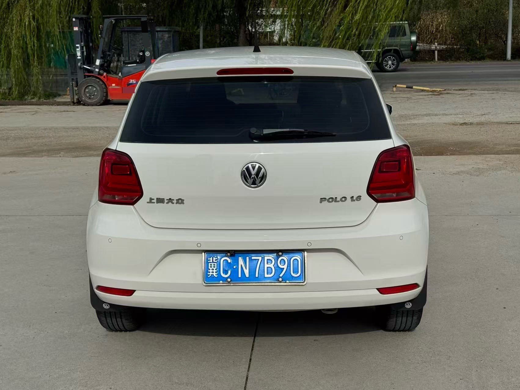 Volkswagen Polo 2015 car image #8