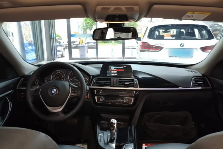 BMW 3 Series GT 2019 car image #10