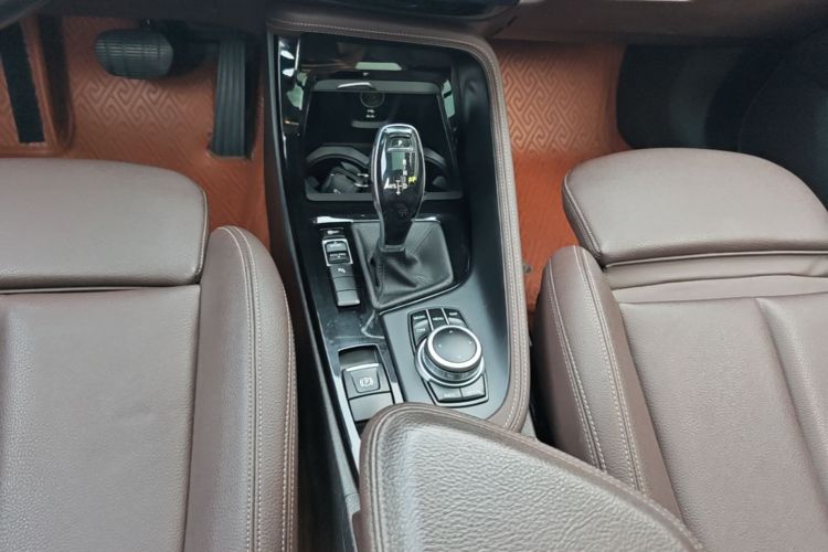 BMW X1 2020 car image #14