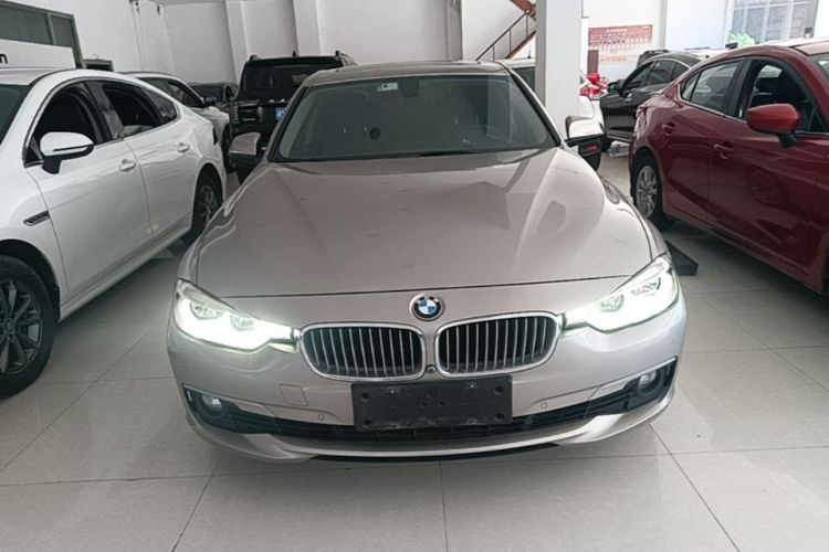 BMW 3 Series 2019 immagine di auto #3