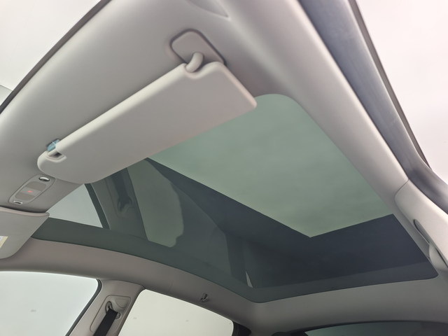 Tesla Model Y 2023 صورة سيارة #7
