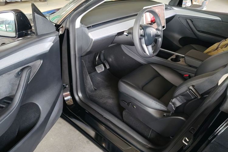 Tesla Model Y 2023 #16 Tesla Model Y 2023 car image #16