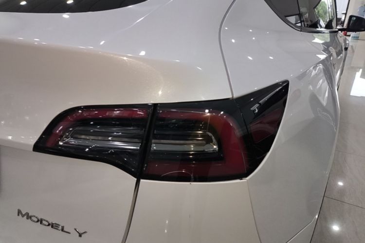 Tesla Model Y 2021 #8 Tesla Model Y 2021 car image #8