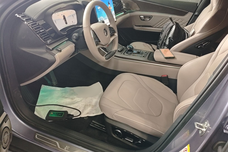 BYD Han 2024 car image #17