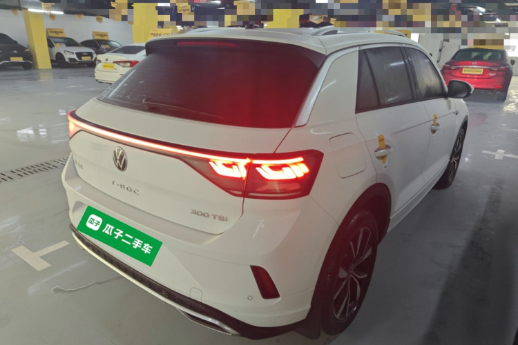 Volkswagen T-Roc 2023 car image #7