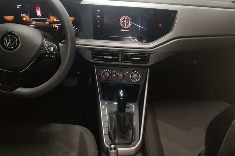 Volkswagen Polo 2022 car image #14