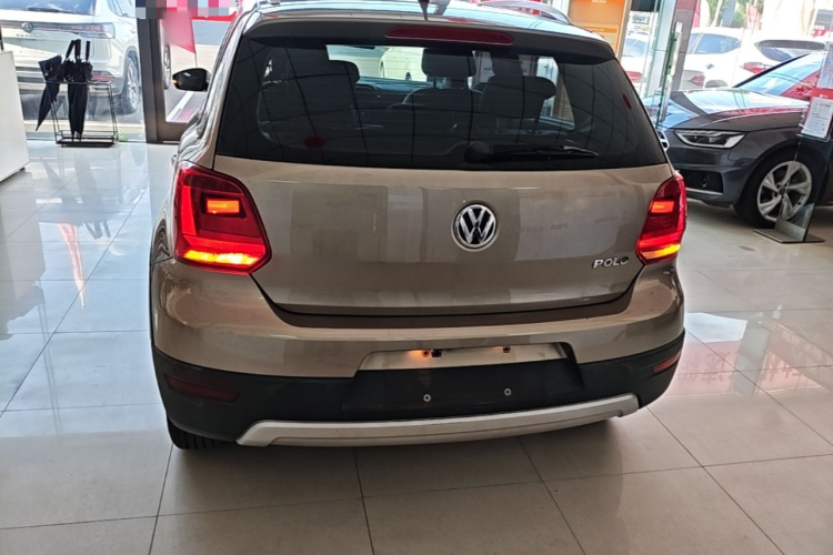 Volkswagen Polo 2017 car image #6