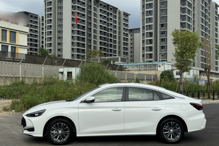 MG 5 2026 #6 MG 5 2026 imagen de coche #6