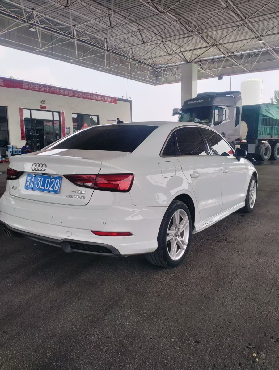 Audi A3 2018 car image #7