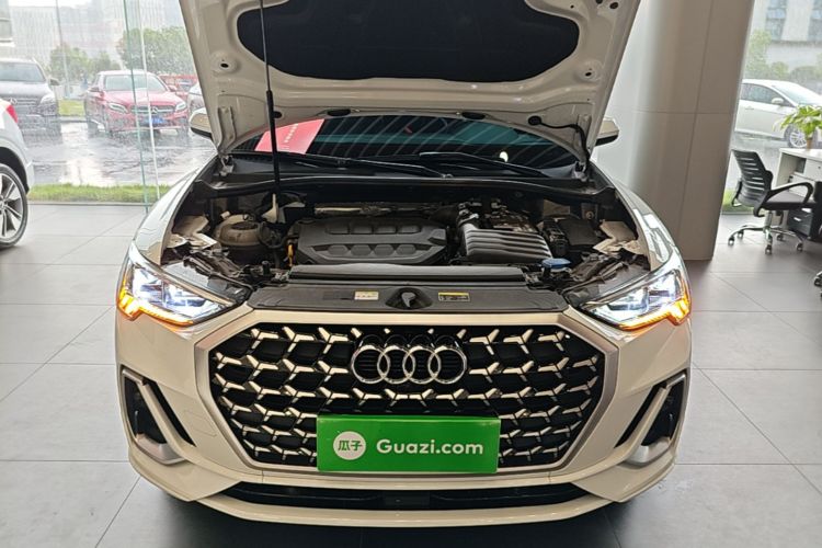 Audi Q3 2025 immagine di auto #20