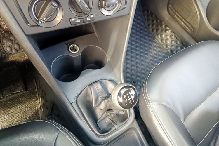 Volkswagen Polo 2017 #18 Volkswagen Polo 2017 car image #18