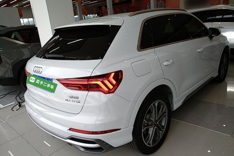 Audi Q3 2021 car image #6