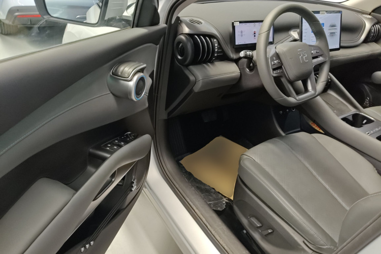 BYD Yuan Plus 2025 изображение автомобиля #12