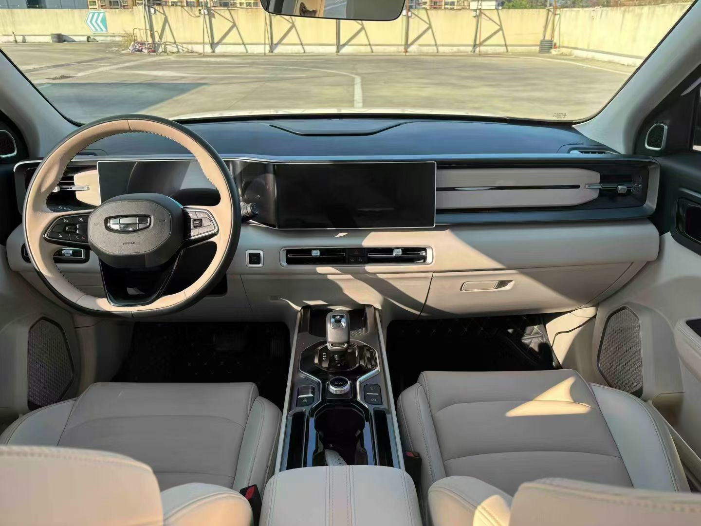 GEELY ICON 2023 car image #4