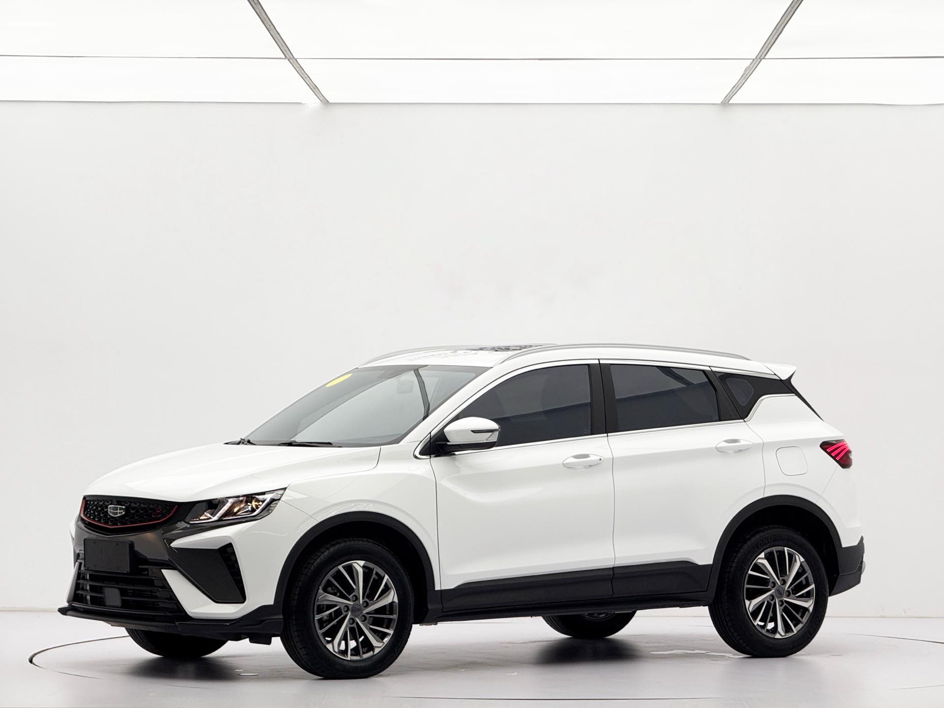 GEELY Coolray 2022 car image 