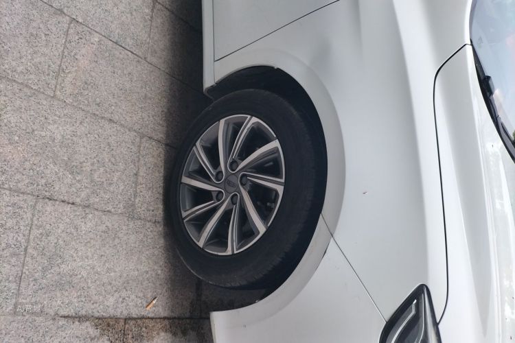 GEELY Binray 2019 car image #9